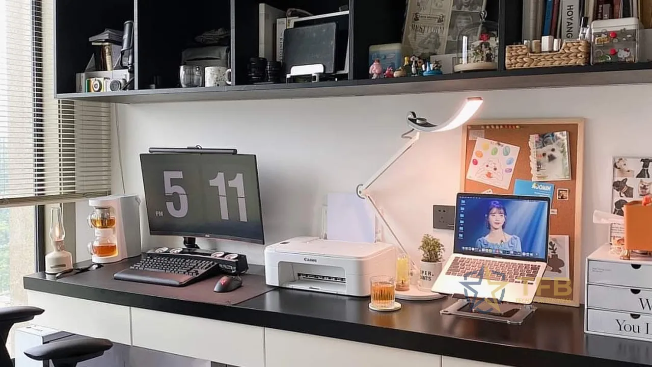 Adjustable Monitor Arm - Office Setup